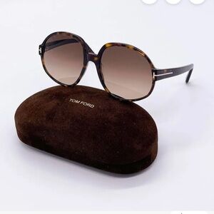 Tom Ford Women’s Sunglasses Model FT0991. Super Cool & Cute NEW EYEWEAR..